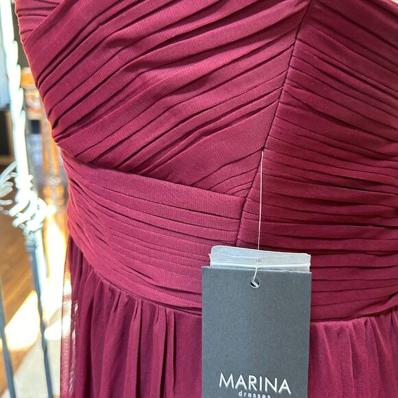Marina Gown Burgundy Strapless Ruched Sweetheart Neck Size 12 - Picture 5 of 8